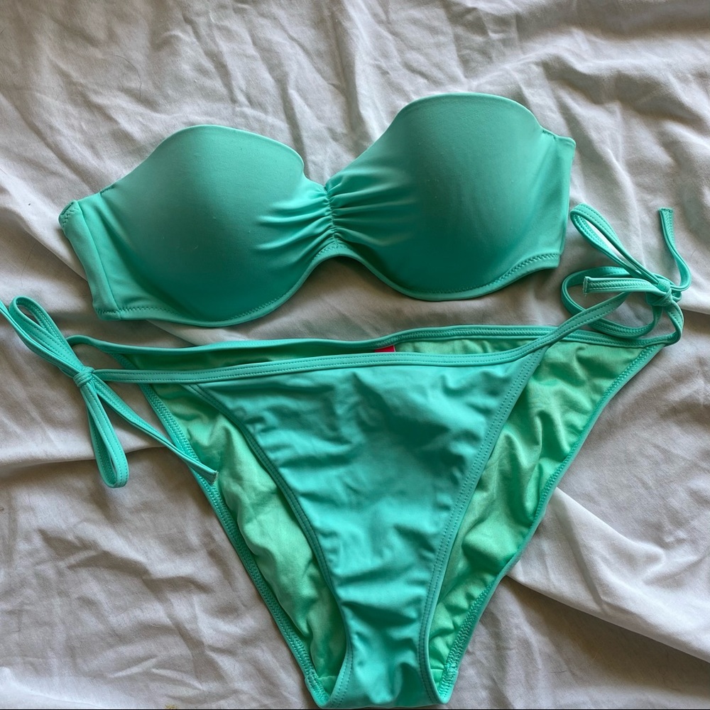Victoria’s Secret mint bikini set